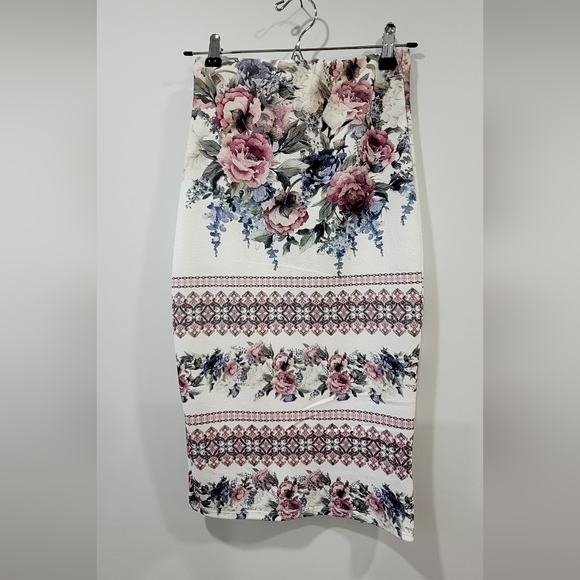 Beautiful Pencil Skirt Bodycon - Size M - Picture 2 of 5